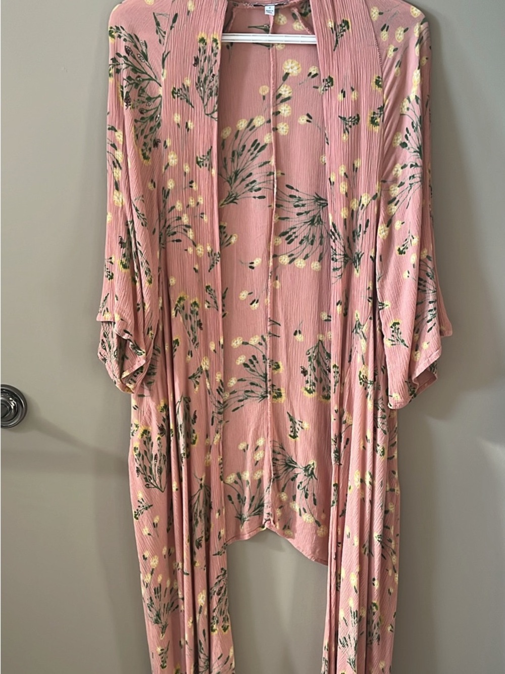 Patrons of peace - Light Pink Floral Duster Kimono - Picture 4 of 8
